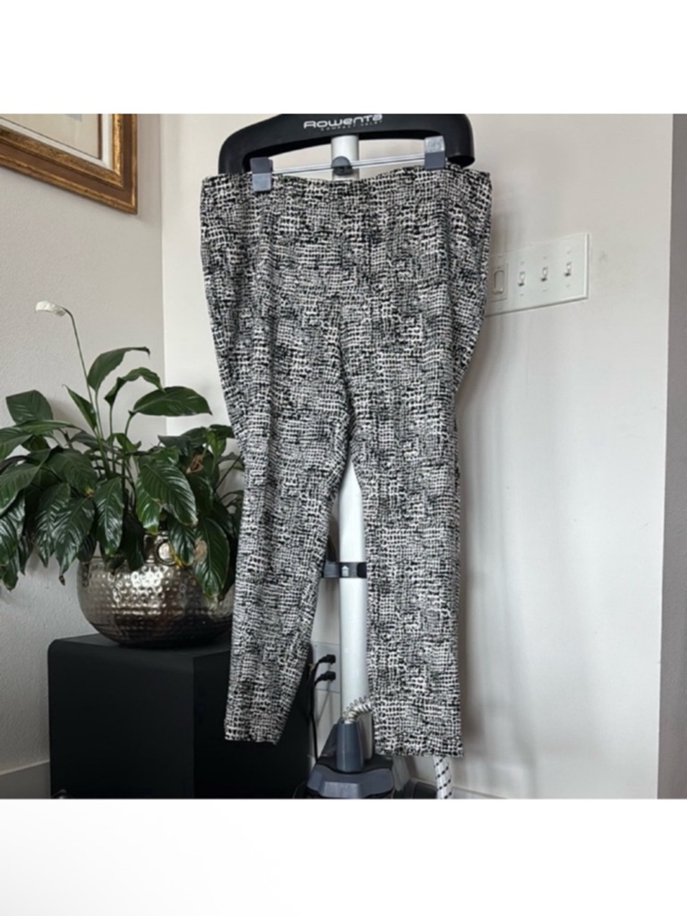Chico’s Travelers Collection Abstract Slim-Fit Pants Sz 20/22 Black White New